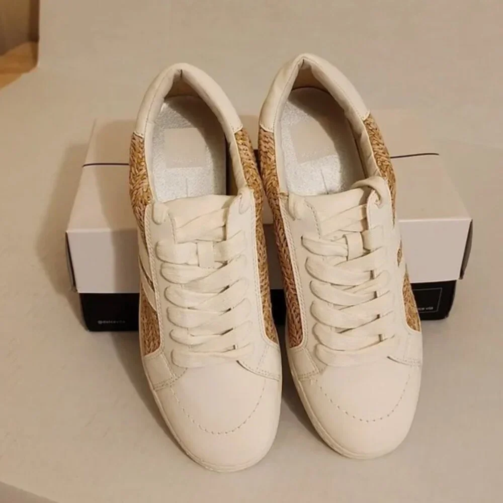 Dolce Vita "Neo" Sneaker 9.5 - Picture 2 of 8